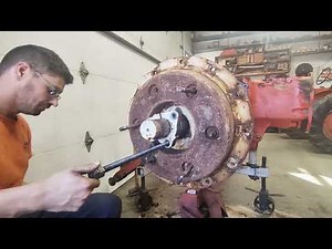 Allis-Chalmers D19, D21, 190, 200, 7000 axle wedge removal process