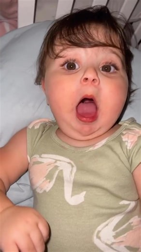 Miss Hi has very important things to tell plz listen carefully #babyfashion #babygirl #BabyPhotography #babyshop #babyclothes #babys #babybump #babyshower #baby #babylove #babymodel | Lilia.model usa