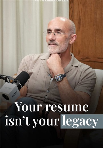 Are you building a great resume, or a life you’ll actually be proud of? Arthur Brooks shares the idea of “eulogy virtues” versus “resume virtues.” Career success matters but when you think about how you want to be remembered, the things at the top of the list are rarely job titles, achievements or hours spent working. They’re the people you loved and the relationships you built. Takeaways: ❤️ Decide what you want to matter most in 20 years 🤝 Invest in the relationships you want to last 💼 Build