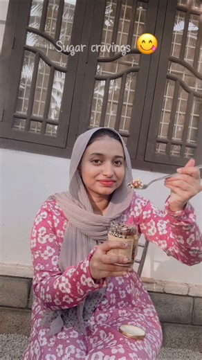 ᴍᴇʜᴊᴀʙɪɴ ♡ on Instagram: "Sugar cravings vanna pinne Njan Njan allathe aavum 🙂. Checkout @nellihilly for more info on premium quality items [ fyp , honey, honey and nuts mix , diet , healthy ]"