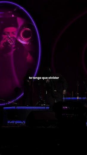 En la misma cama — letra y canción de Carín León