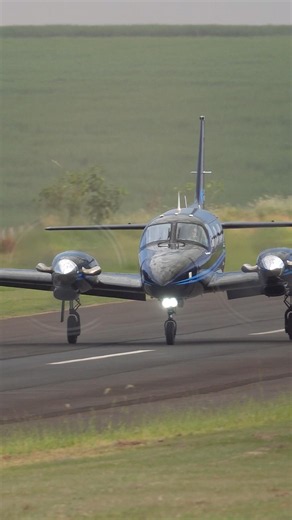 Avião Cheyenne I pousando #iafplane #aviation #airplane #aviacao #aviao #aviationlovers