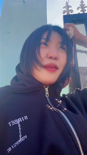 သရုပ်မှန်မှုအမျိုးမျိုးနှင့် Wine Lay