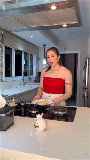 Giovanna Habboub on Instagram: "Eu vou te contar os 3 passos pra recuperar o amor e a admiração do início. Comenta “amor” que eu te mando no direct."