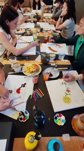 FLOW ON CANVAS 🖌️ A pause for love, creativity, and stillness. Celebrate Love Month with a Meditative Art Class on Friday, February 27 at Bean & Yolk. Experience painting and drawing as forms of moving meditation—exploring creativity with the same mindfulness, flow, and presence we cultivate in yoga. No prior experience needed; come as you are, breathe, and let your hand follow the rhythm of stillness and flow 🌱 📅 Friday, February 27 ⌚ 2:00–4:30 PM 📍 @beanandyolkph | Westgate Alabang 📱 0917