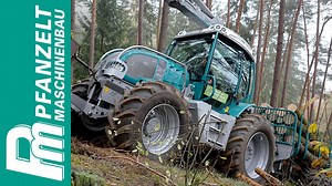 DER HELD AM BERG | Pm Trac - 8-Rad 👉 Forwarder/ Rückezug 👉 Skidder und 👉 Forstspezialschlepper in einem. 💪 | Pfanzelt Maschinenbau GmbH