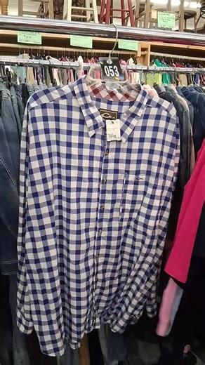 ⭐️NNC LIVE⭐️ •We go by what pops up first on OUR end! It’s different for everyone! 🙂 •See something you like in the background? Take a screenshot and send us a message! We’ll help you after the live is over!😄 •An item cannot be claimed until AFTER Mendy has stated the price❗️ •Comment number on clothing items to claim! 💛 •All items must be payed over phone or in store within 24 hours of claiming! 🤑 •We do offer shipping on items we can SAFELY ship! 📦 •Be kind to one another! Hateful or nega