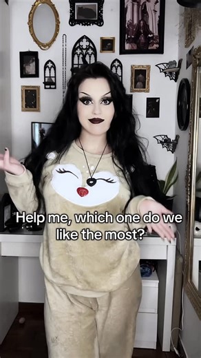 𝕶𝖆𝖗𝖒𝖆 on Instagram: "I’m so obsessed with both these outfits omg 🖤🤍Both lace victorian jackets are from @retrostage_official @retrostage.fr @retrostagede Use the code “PR15Karma” to enjoy 15%off with no threshold (on the French site)! Product’s references : SCH004196_B_S SCH004196_W_S #goth #gothfashion #romanticgoth #gothsubculture"