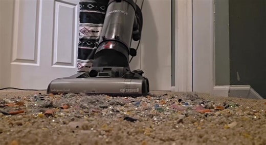 In Your Face Crunch👀🤪 Vacuum Lady @Ladyvacuums (on youtube) #vacuumasmr #asmrvacuuming #crunkforcrunch #asmrvaccrunch #vacuumtherapy