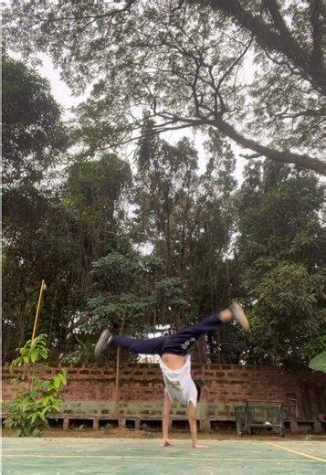 Amazing Baton Twirling Tricks You Must Try