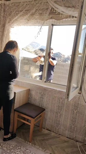 Window Cleaning Tips for a Sparkling Home