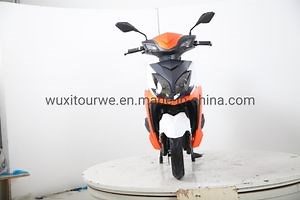 [Hot Item] Tourwe Patent Model Electric Scooter for EU with LED Removable Lithium Battery