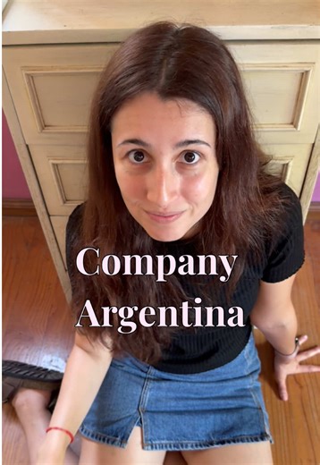 COMPANY no es “Broadway en Buenos Aires”. Es Buenos Aires jugando en primera. @CLUB MEDIA @FER DENTE resumir esta obra me fue imposible ❤️🥺 Un musical brillante sobre el amor, el miedo a elegir, la soltería y todo lo que hacemos por no estar solos. Sondheim un elenco afiladísimo una producción impecable = una de las mejores experiencias que vi en Calle Corrientes. 📍 Teatro Nacional Sancor Seguros 🕰 Jueves 20:30 | Vie, sáb y dom 20:00 🎟 Entradas por Plateanet o en boletería Si ya la viste… ¿q