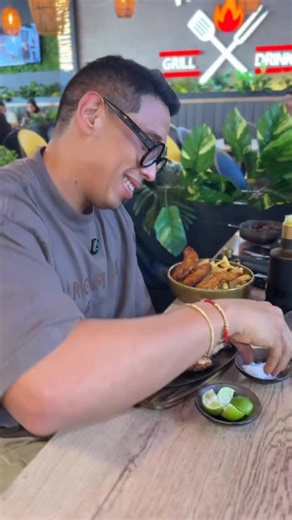 Guayaquil - Ecuador 🇪🇨 on Instagram: "Bello bello muchachos ya saben🥸✌️ Pulpito al fallo🔥 📍ALBORADA: Lu- Sa: 12h30 - 23h00 Dom: 12h30 - 22h00 📍URDESA: Dom, Lun, Mar, Miér: 12h30 - 22h00 Juev, Vier, Sáb: 12h30-23h00 📍Avalon Plaza “Aurora”: Domi, lun, mar, miér: 12y30 a 10 pm Juev, vier, sáb: 12y30 a 11 pm 0 📍MALL DEL SUR: Lun a Dom: 12h30 a 22h00 📍AVENTURA PLAZA Domi, Lun, Mar, Miér: 12h30 - 22h00 Juev, Vier,Sáb: 12h30- 23h00