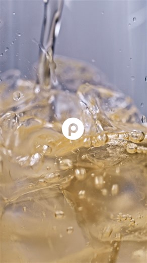 Flavor so big you’ll want a tiny umbrella. Try our new Passion Fruit-Kiwi Flavored Green Tea. Available for a limited time. 🌴🥝 | Publix