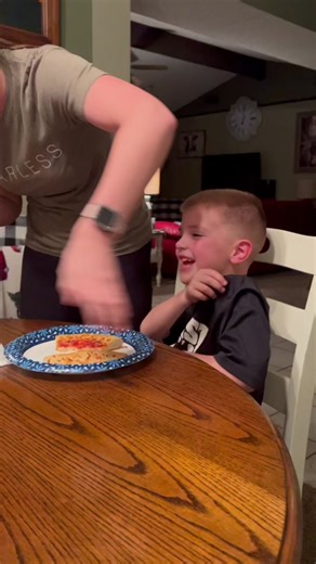 Hilarious Boys Fart Prank Straw Challenge