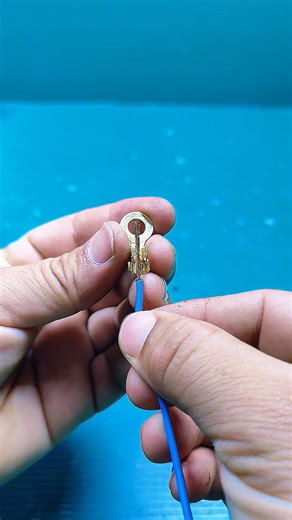 Learn the secrets of the craftsman from the source. #lifehacks #diy #crafts #tips | 𝗣𝗿𝗼 𝗗𝗜𝗬𝗘𝗥