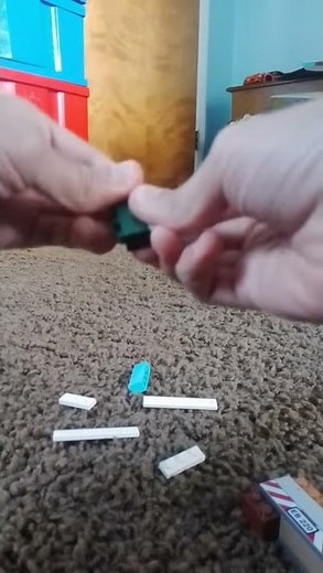 How to build a cool Lego butterfly knife. ◉‿◉