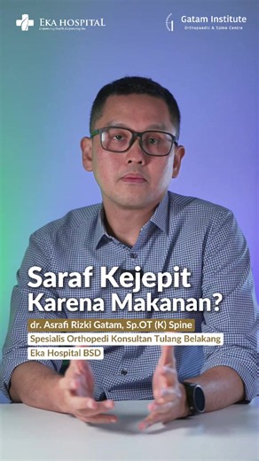Benarkah makanan tertentu bisa menyebabkan saraf kejepit? 🤔 Faktanya, tidak ada makanan tertentu yang secara langsung menyebabkan saraf kejepit. Kondisi ini umumnya terjadi ketika terdapat tekanan pada saraf, salah satunya akibat tonjolan pada bantalan tulang belakang (disc). Tekanan tersebut dapat menimbulkan nyeri yang terasa di area tertentu dan bahkan menjalar mengikuti jalur saraf. Jadi, kalau selama ini khawatir saraf kejepit disebabkan oleh makanan tertentu, jawabannya bukan begitu, Soba