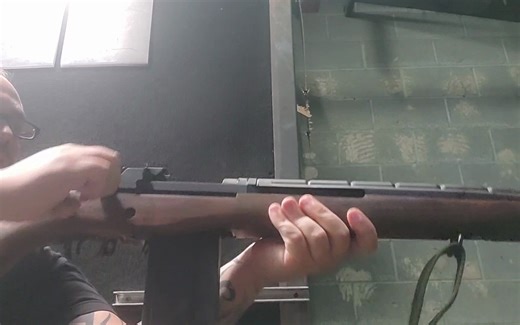 M14步枪靶场射击