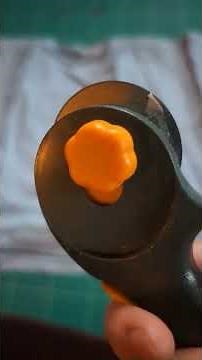 Fiskars 45mm Rotary Cutter Review | Cleaner Fabric Cuts, Less Hand Strain