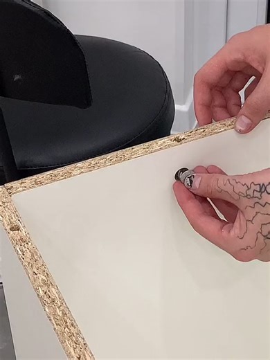 Как вы поняли, собирает Миша, а я снимаю тиктоки 🙃 инст_red.key.nails #мастерманикюра #маникюрсочи #маникюрныйстол