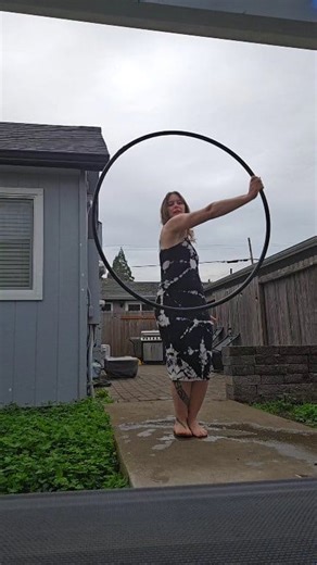 I love when she defies gravity like that for me & that mid-air grip switch feels like magic. #flow | Alexis Johnson