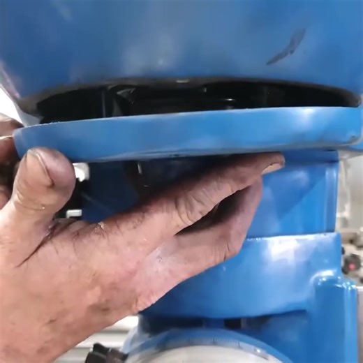 Replacing the Noisy Bearing On The Milling Machine | Cutting Edge Engineering Australia