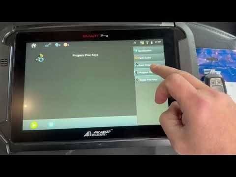 2022 Chrysler Pacifica programming an ILCO look-a-ike key via Smart Pro Lite