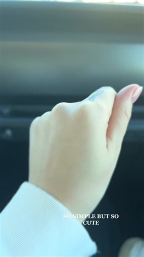 Charming Simple Hand Gestures with Manicure