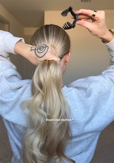 Elegant Claw Clip Hairstyle Tutorial for Effortless Beauty