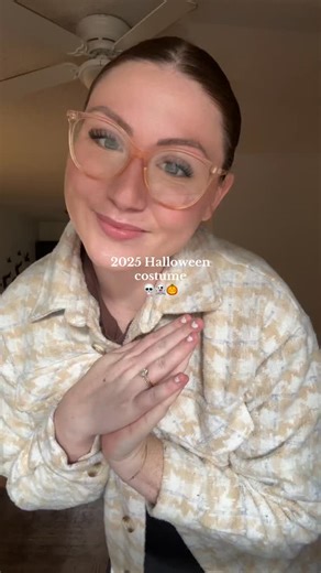 Since last years gollum costume went viral here’s this year Halloween costume 🐥 #toddlercostume #toddlermom #girlmom | Jordan Van Capelle