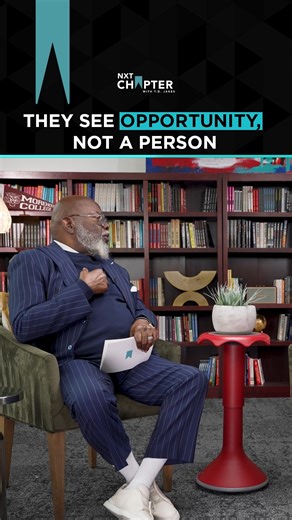 Having wealth can complicate life and relationships. Watch the full episode: https://youtu.be/rnG6cCP8cWE Stream on iHeart: https://www.iheart.com/.../1119-nxt-chapter-with-td.../ | T.D. Jakes