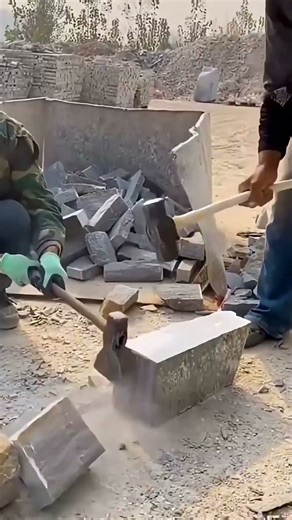 Accurate Stone Splitting Using Simple Hand Tools