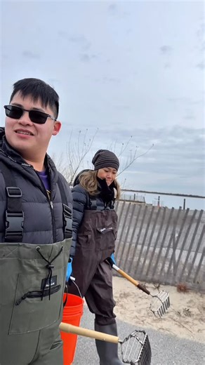 KingKonAdventure 🎣✈️ on Instagram: "Went clamming before the big snowstorm"