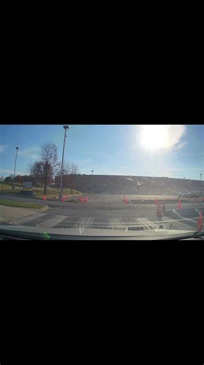 FAILED IN 30 SECONDS… Here’s the #1 mistake we see at stop signs. Most students fail within the first 30 seconds of their driving test — all because of one thing: They don’t come to a FULL, COMPLETE STOP. A “rolling stop” is an automatic fail. Doesn’t matter if the road is empty. Doesn’t matter if you think you stopped. If those wheels are still moving — it’s over. Here’s how to PASS: Stop BEFORE the white line. Count “1-2-3” at the stop. Look left → right → left again. Proceed ONLY when it’s fu