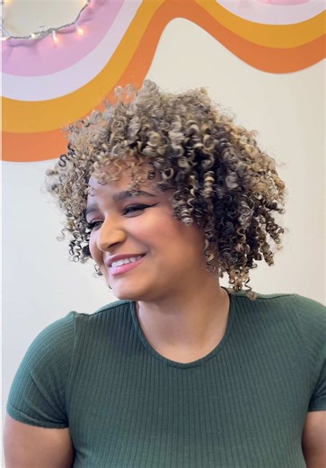 Refreshing Blonde Curls: Tips for Healthy Hair Maintenance