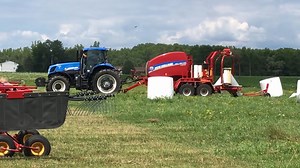 52K views · 105 reactions | Have you seen this yet? The Goweil Kombi bale wrapper for Roll-Belt™ round balers - Bale & wrap simultaneously! bit.ly/RB-tyingandwrapping | New Holland Agriculture | Facebook