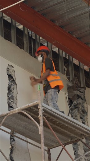 ITSC - Community College de RD on Instagram: "🎉 ¡Su pedido fue escuchado! 🎉 El ITSC se está preparando para ser cada vez mejor en todas sus áreas, avanzando con pasos firmes para ofrecerles el campus que merecen. 💪🏽✨ Este gran impulso es posible gracias al interés del presidente Luis Abinader en fortalecer la educación técnica superior, y al liderazgo visionario de nuestro rector Dr. José Ramón Holguín. 🇩🇴📚 #ITSC #RenovaciónITSC #ConstruyendoFuturo #EducaciónTécnica #CompromisoPaís #Trans