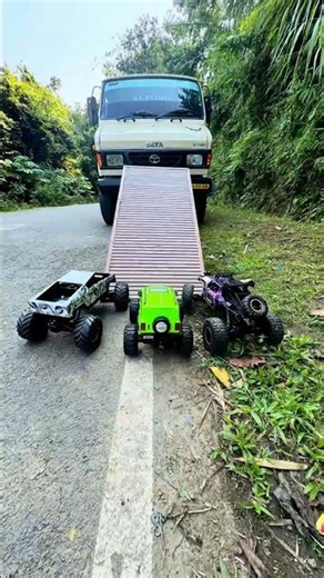 “RC Trucks vs Huge Ramp Challenge! Can They Climb Into the Van?”
