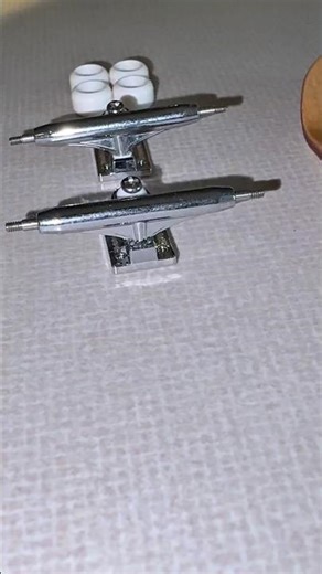 Dynamic trucks + new set up #fingerboard #fingerskateboard #techdeck #dynamictrucks #skatelife