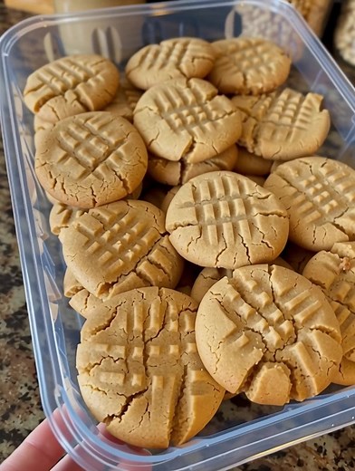 Keto Butter Cookies (Just 4 Ingredients) See how to make these easy keto butter cookies that taste like the real thing! This easy keto low carb butter cookie recipe takes just 4 ingredients and is made in 25 minutes! I love this quick & easy recipe and it’s a treat for Beginners.... Must express something to keep getting my recipes.... Thank you Recipe in (c.o.m.m.e.n.t) 👇👇👇 | Keto & Low Carb Food Network