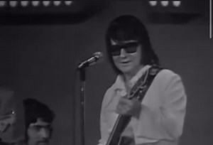 LAND OF 1000 DANCES” performed by Roy Orbison. From “LIVE IN AUSTRALIA” in 1972. Full video on YouTube https://m.youtube.com/watch?v=9IFQWvc8Ask | Roy Orbison