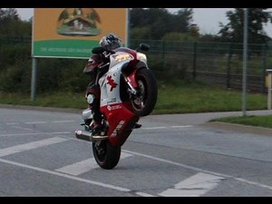 Having fun on a Yamaha R1 from 1998