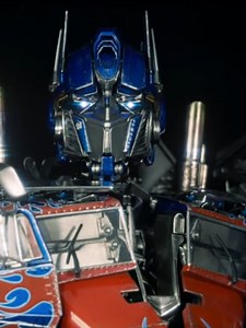 Calling all Autobots! Optimus is geared up like never before!⚙️ Prime 1 Studio presents an epic collectible from Transformers: Dark of the Moon – the mighty Optimus Prime Weapon Depot is now available for pre-order!🚨 Built on an unparalleled scale, the "Weapons Depot" embodies Prime 1 Studio’s passion and craftsmanship. Experience the unwavering presence of the legendary commander in all his glory! Pre-order now at bit.ly/OptimusWD and lock and load your shelf with the might of Optimus Prime!🚛