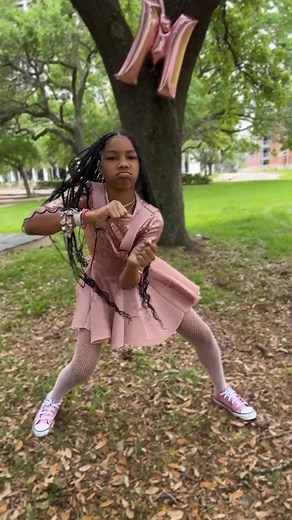 She’s a star 🥰! Again congrats to Amyah Aj and our family for 1 million followers! Search Amyah Bennett on youtube #Familyflawsandall #Rewindablemoments #amyah_bennett #aj #tiktokchallenge