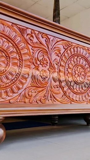 5.1K views · 17 reactions | Mahogany wood hand carved Chest (Pettagama) / Blanket Box by Alankara Gallery   #carvedfurniture #pettagama #carvedchest #srilankanfurniture #alankaragallery #handcarving #bespokefurniture #woodworkingskills #woodworking #carpentryskills #mahogany #mahoganyfurniture #colonialstyle #colonialfurniture #deutsch #dutchfurniture | Alankara Gallery, Sri Lanka | Facebook