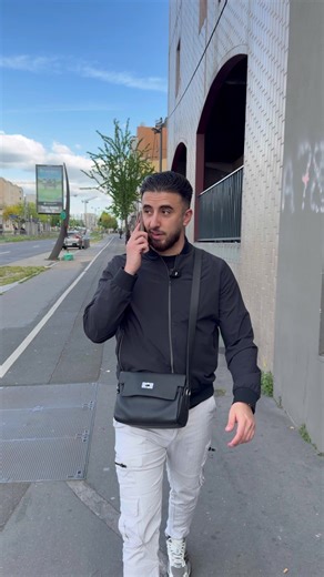 L'ami ouvre son commerce, c'est la fête !