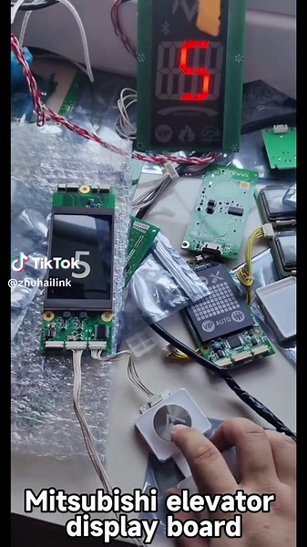 Mitsubishi elevator display board repair test #elevator #elevatorparts #accessories #manufacturing #foryourpage #lift #liftparts #elevatorbutton