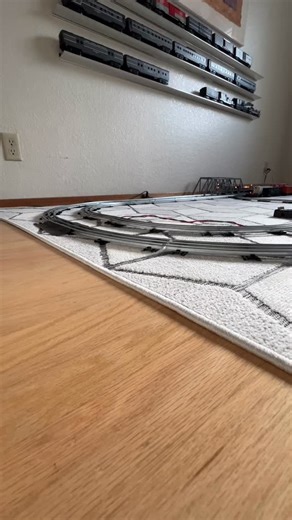 Kev 🇺🇸 on Instagram: "A 2360 Pennsylvania GG1 from 1962-3 is out on the mainline while a prewar Flying Yankee (616, 617, 618) from 1935-6 is on the sub. #lioneltrains #modelrailroading #toytrains"